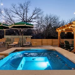 5BR Oasis w Pool, Spa & Fire Pit