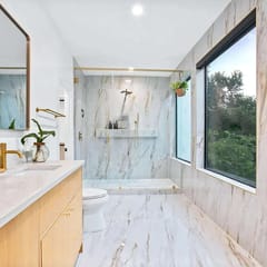 Full Duplex ATX Modern Creekside Retreat + Hot Tub