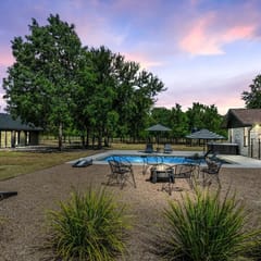 Luxury Oasis: Pool, Hot Tub, Games + Guesthouse