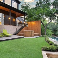 South Lamar Luxe Creekside Retreat w/ Hot Tub