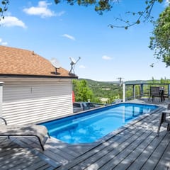 The Heritage Hideaway - Pool! Views! Games & More!