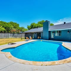 The Sinatra - Fun, 5BD Home! Huge Pool! Game Room!