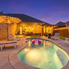 High Plains Hideaway  Luxury Pool Retreat