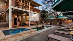 5BR Oasis w Pool, Spa & Fire Pit