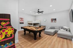 Incredible Heated Pool/HotTub! Gameroom-Movieroom!