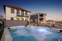 Lakefront Home. Insane Views - Pool/Spa! Gameroom!
