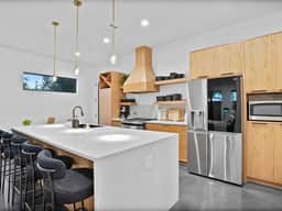 South Lamar Luxe Creekside Retreat w/ Hot Tub
