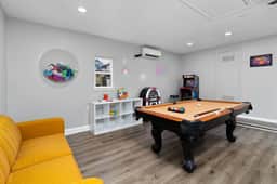 Vintage 6BR Home / Pool & Game Lounge