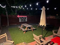 Cozy house, big backyard, fast WiFi