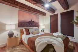 The Golden Hour House - Impeccable Location! - Image 3