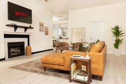 Casa Vista | Designer Home + Pool Sleeps 16 - Image 3