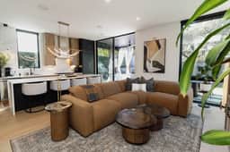 Luxury SoCo Haven w 6Sleep, Hot Tub & Gym - Image 2