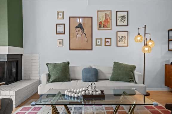 Mid-Century Modern Flat near Downtown - Image 1