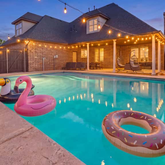 The Cottonwood Estate Sleeps 16 Pool - Image 1