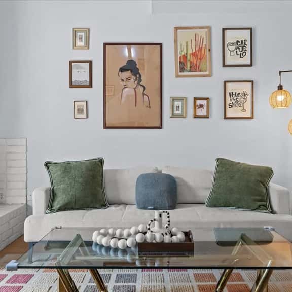 Mid-Century Modern Flat near Downtown - Image 1