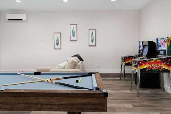 Lakefront Home. Insane Views - Pool/Spa! Gameroom!