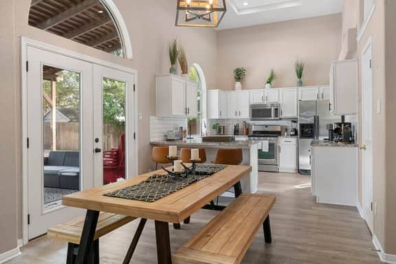 Luminous Home w/ Pool, Spa & Game Lounge