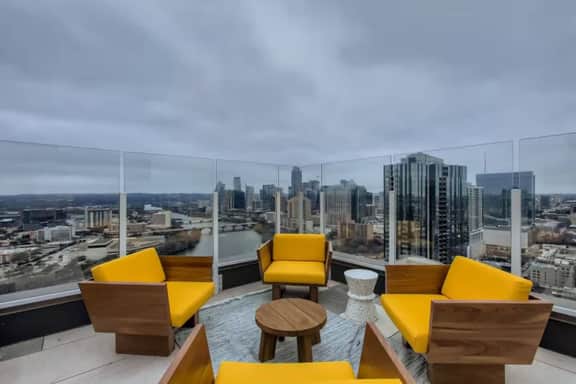 Luxury High-Rise 2BR on the 21st Floor | Rainey St