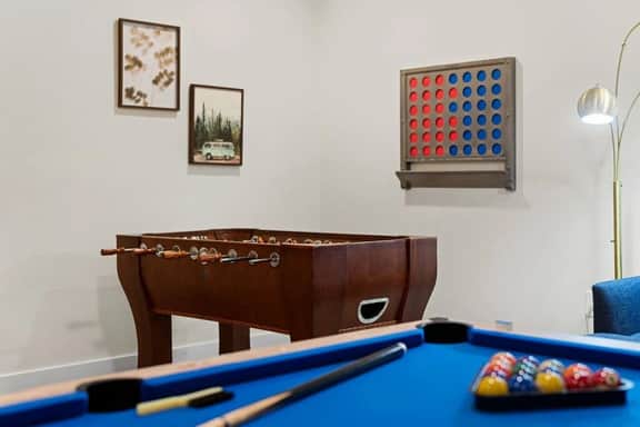 Mad Hatter Haven: Heated Pool & Playroom!