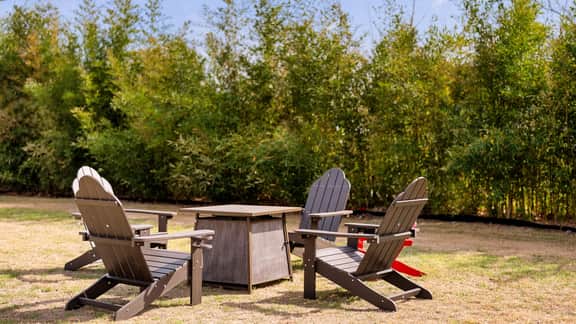 Southern Charm Off The Square+Sleeps 10+Firepit