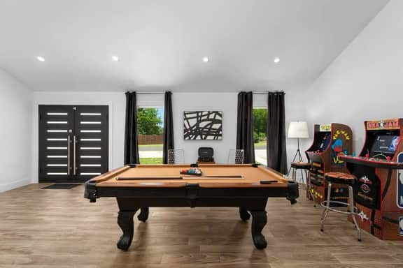 Spacious 6BR Gateway w/ Two Houses & Pool