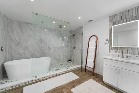 Spacious 6BR Gateway w/ Two Houses & Pool