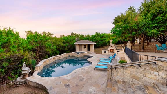 Two House Estate W Stunning Pool & Views 