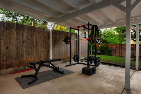 Upscale Retreat: Pool, Hot Tub, Gym & Games