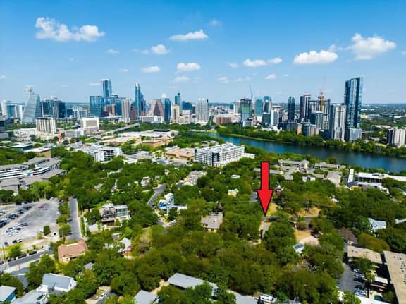 Urban Cowboy Villas w/ Hot Tub- Heart of 704!