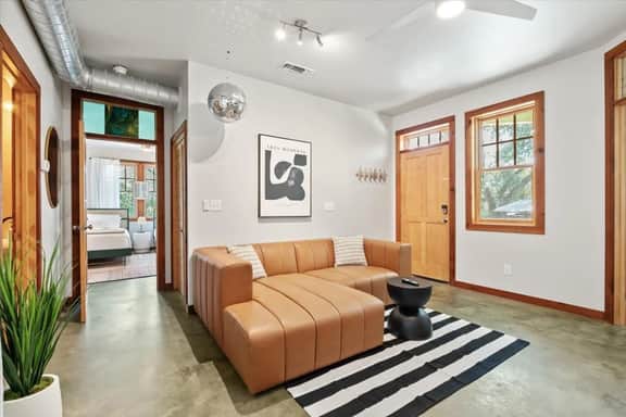 Urban Cowboy Villas w/ Hot Tub- Heart of 704!