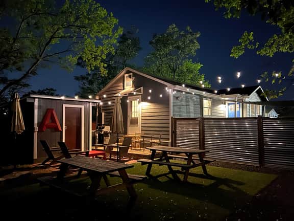 Cozy house, big backyard, fast WiFi