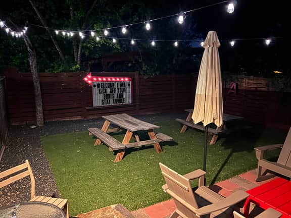 Cozy house, big backyard, fast WiFi