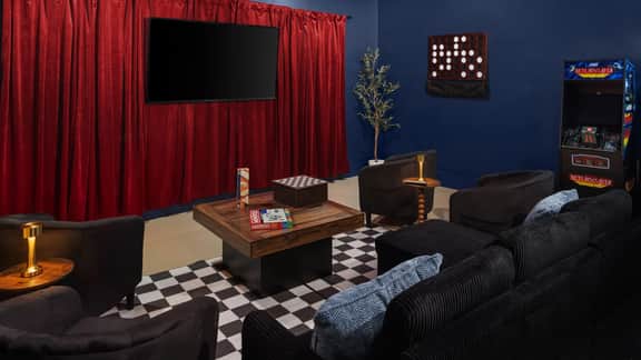 Cedar Park Parlor! 5BR Hot Tub & Game Room