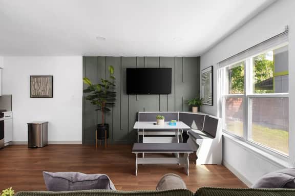 1201 Southport F 1 - Image 2