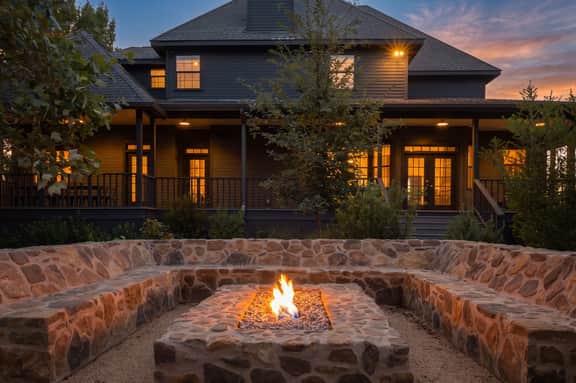 Luxury Retreat Hot Tub, Fire Pit, Pool GameRoom - Image 2