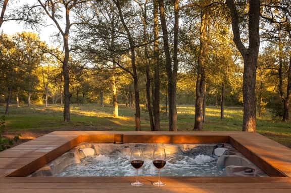 Luxury Retreat Hot Tub, Fire Pit, Pool GameRoom - Image 3