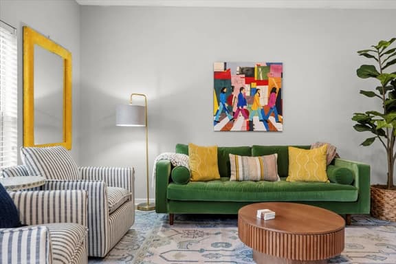 Exceptional 2BR in Prime Location Top Amenities
