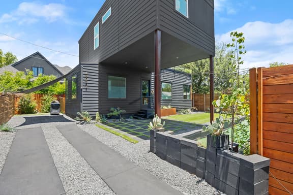 Stylish Austin Stay 3BR 2BA  Pet-Friendly