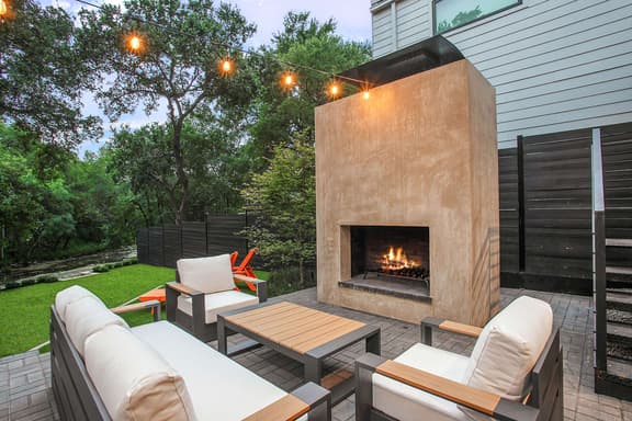 The ATX South Lamar Creekside Retreat with Hot tub