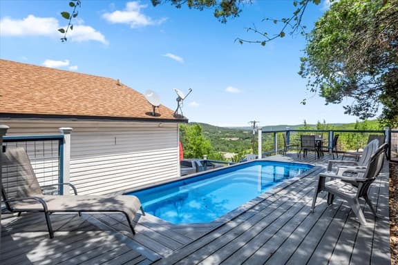 The Heritage Hideaway - Pool! Views! Games & More!