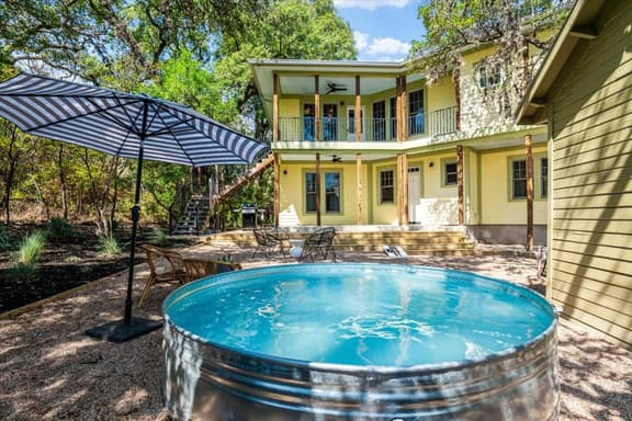 Urban Cowboy Villas w/ Hot Tub- Heart of 704!