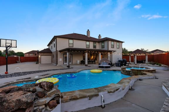 Large Groups' Luxury House - Pool - Sleep 22