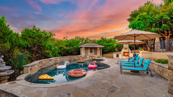 Grand Lakehouse Estate with Infinity Pool & Views - Image 1