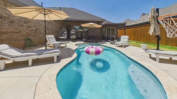 Modern Scandi-Luxury Retreat in Quiet Lubbock