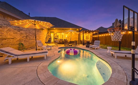 High Plains Hideaway  Luxury Pool Retreat - Image 1