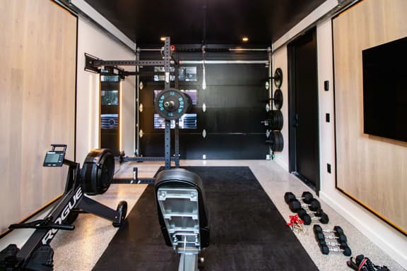 Luxury SoCo Haven w/ 8Sleep, Hot Tub & Gym | 8P - Image 1